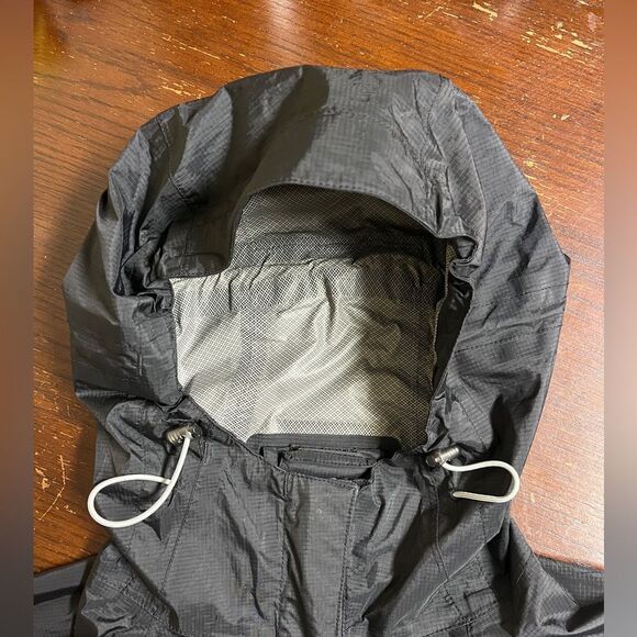 EMS Eastern Mountain Sports Lightweight Rain Jacket Medium - Picture 8 of 11